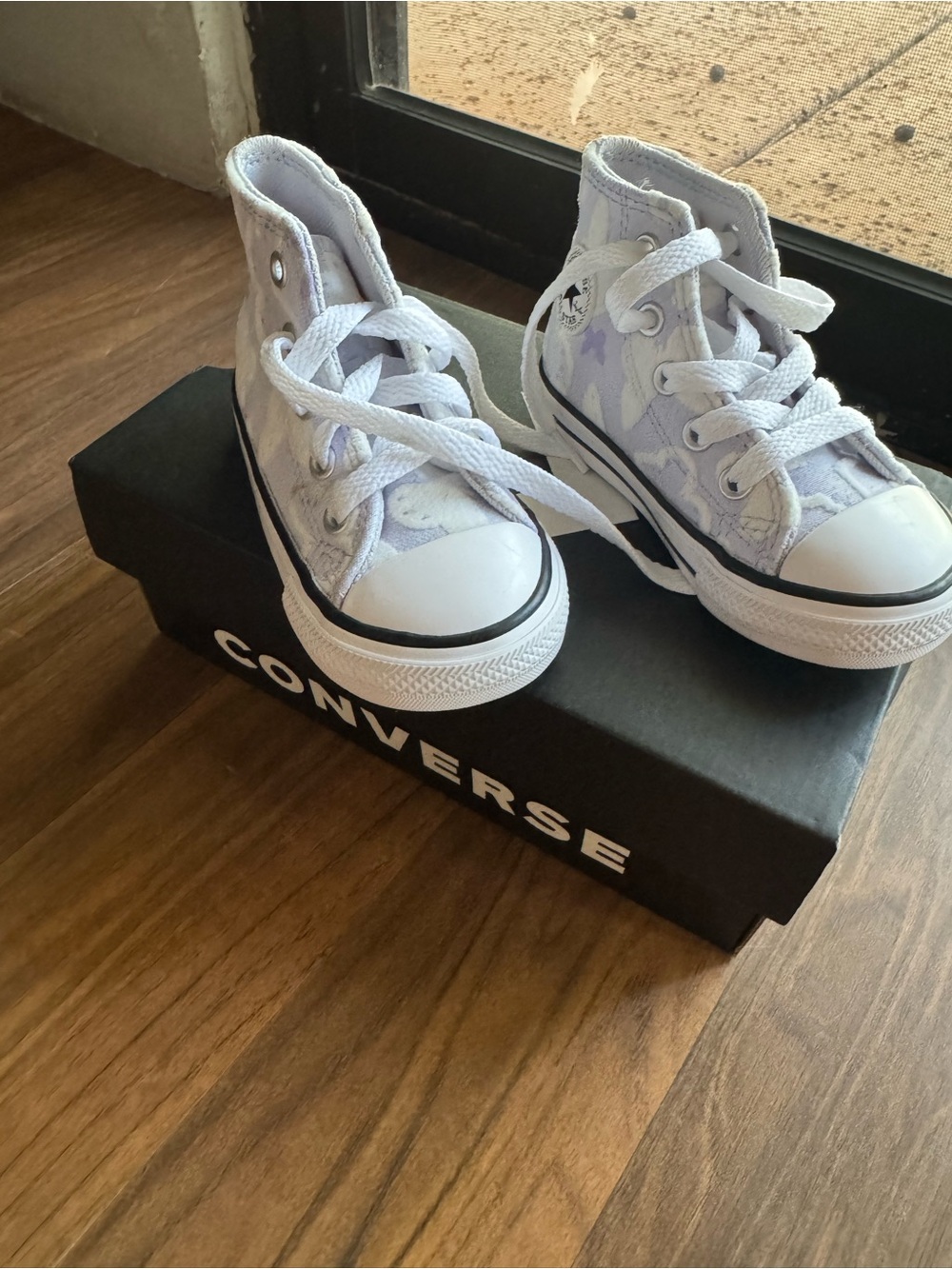 Converse Kids High-Top Sneakers - Lavender White